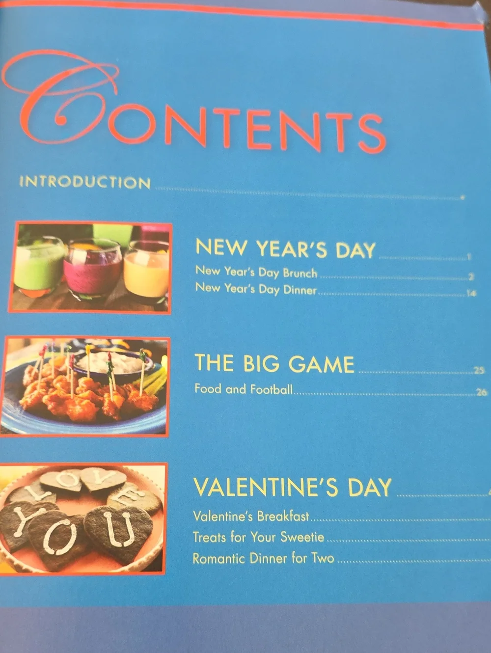 The Pioneer Woman Cooks: A Year of Holidays by - Blue Cover